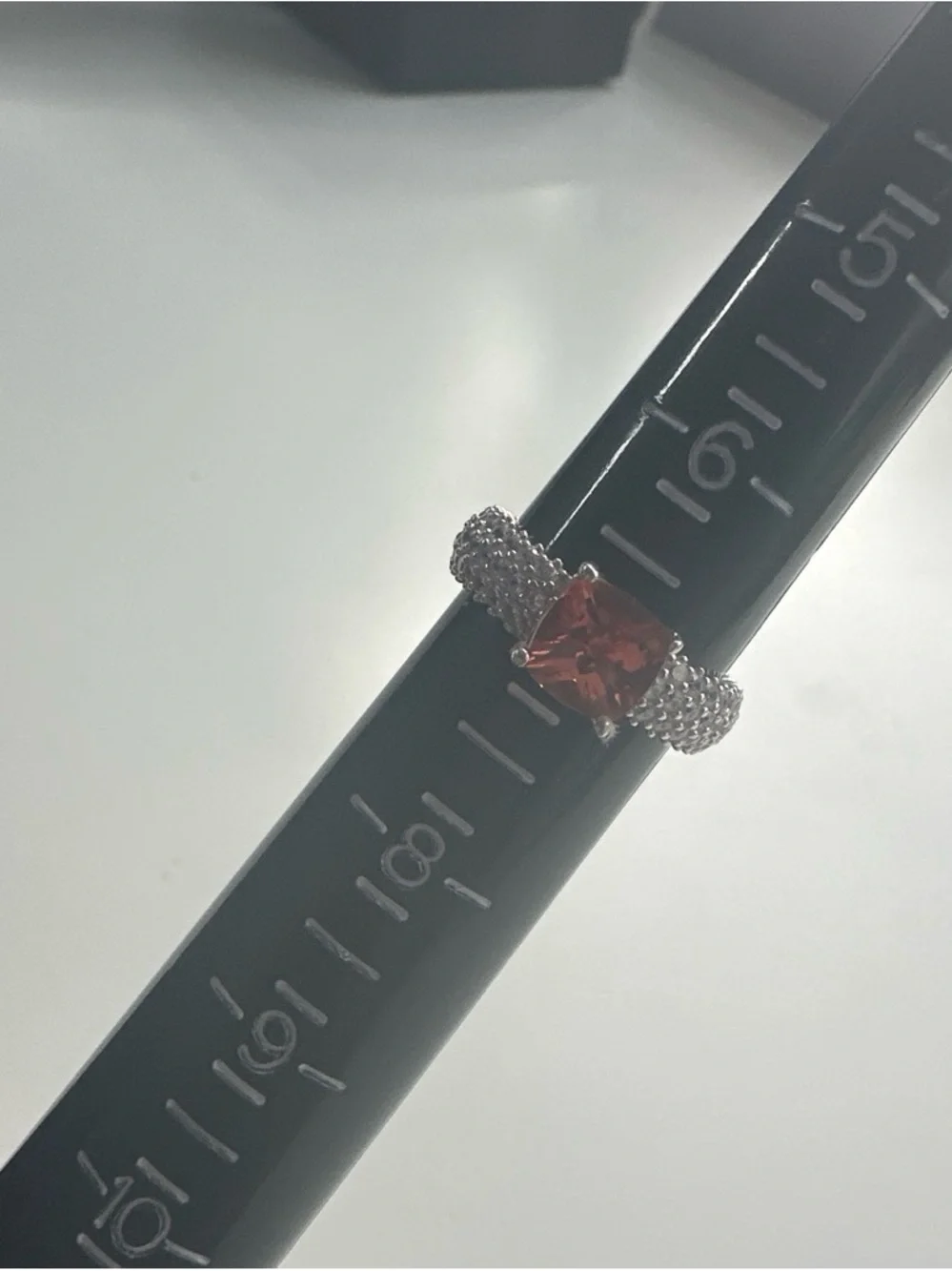 Silver Ring with Orange Cushion-Cut Center Stone and Rhinestones Like New sz 7